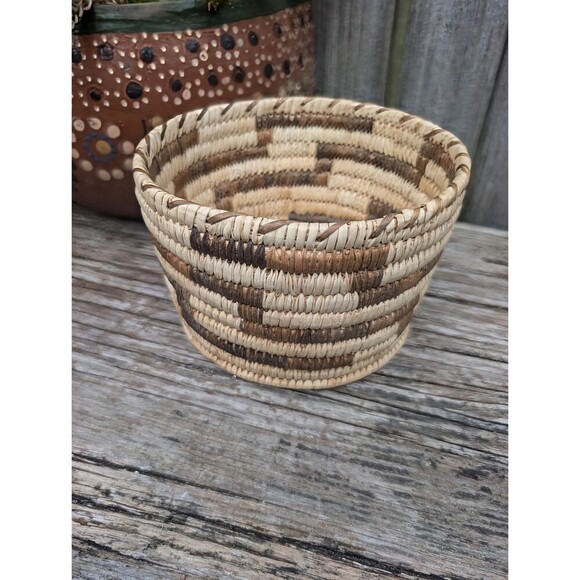 Vintage Tohono Oʼodham Papago Basket, Woven Grass Basket Southwestern Decor